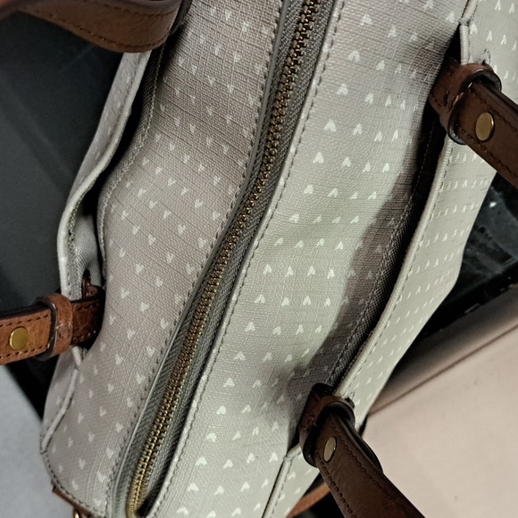 Fossil Rachel Satchel in a grey and white hearts pattern🖤🤍🩶 - Picture 12 of 16